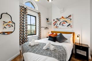 The Hallmark Birmingham City Flat - 9