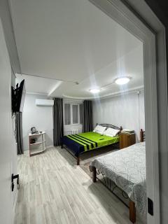 Ахметова 4 - 2