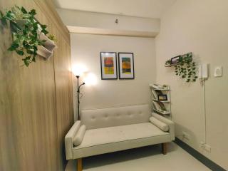1BR Unit Condotel w Balcony FAME Residences #FM47 - Manilla - 2