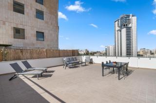 Beautiful 3 BDR Heart of JLM -Modern with Huge Balcony - 8