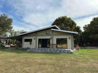 River Farm Stay near beach w Fiber Optic and Netflix - Botolan - 0
