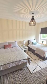 The Bungalow 5 Bedrooms - 3