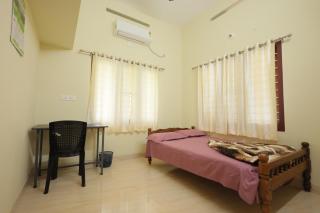 Pleasant Holiday Inn - Narakal - 8