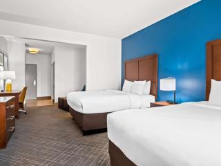 Comfort Suites Lindale - 2