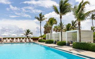 The Singer Oceanfront Resort, Curio Collection by Hilton - 2