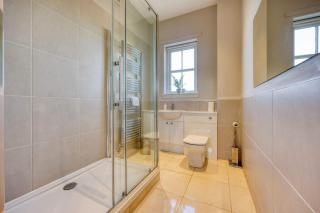 Stunning 4 Bedroom Farmhouse - Bishopton - 1