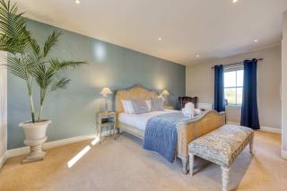 Stunning 4 Bedroom Farmhouse - Bishopton - 5