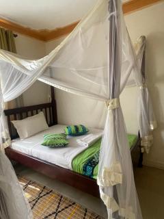 Tinka,s Homestead - Fort Portal - 3