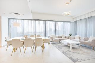 Beautiful Home with Full Burj View in Downtown - Dubai - 1