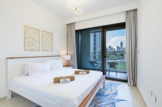 Beautiful Home with Full Burj View in Downtown - 8