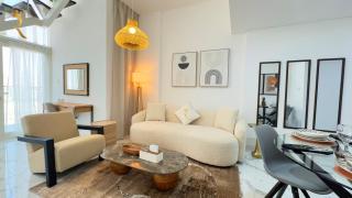 Oasis Grove Stylish 2BR Retreat in Masdar City - Abu Dhabi - 9