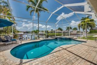 Villa Plantation by CoralVilla - spacious, on water - Cape Coral - 6