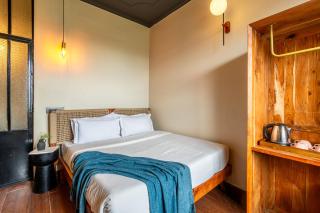 Minimalist One Hauz Khas Village - New Delhi - 2
