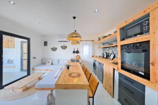 The FREYA Isıtmalı iç ve bahçe havuz balayı villası muhafazakar villa korunaklı villa - - 8