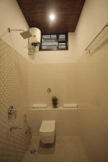 Snowdrop Home Luxury 2BHK Spacious Apt - 5