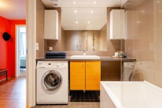 Accessible corner apartment with 3 bedrooms, 2 bathrooms, 2 parkings and 3 balconies - Oslo - 2