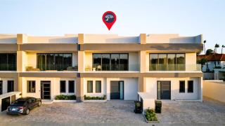 Boca Catalina 5 NEW 4BR 4BA Pool Walk to Beach by Bocobay - 2