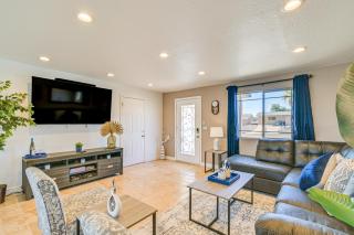about 5 Mi to Lake Havasu Family Home with Fenced Yard! - 7