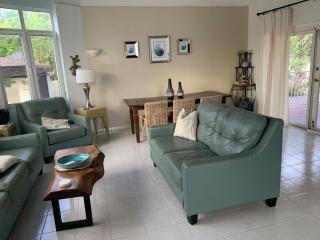 BidaBreezes Villa Great Location - Palm-Eagle Beach - 4