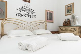 Apartment Steps from the Galliera Hospital and the Historic Center - 0