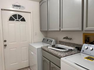 Charming 3 Bedroom Farmhouse Retreat with Open Deck - Acampo - 1