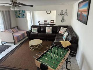 Charming 3 Bedroom Farmhouse Retreat with Open Deck - Acampo - 9