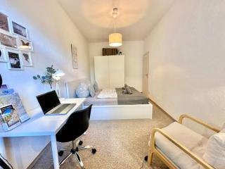 Appartement "STADTGEFLÜSTER" im Zentrum, inkl Stellplatz, 2 Betten, Babybett, Balkon, gratis Kaffee und Tee, WLAN - Bautzen - 1