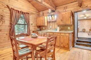 North Georgia Mtn Escape with Hot Tub and Games! - Sautee Nacoochee - 4