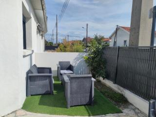 Maison cosy et élégante -Tram A et E à 300 m, - Bordeaux 15 min - 8