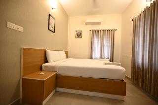 Castilo Inn Hotel Apartments - 1