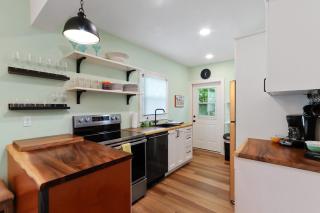 Newly Renovated - Private Home in the Heart of Downtown Lake Geneva - Dog Friendly - Secluded Back Deck - Lake Geneva - 3