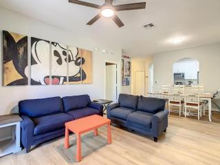 C2785-203-Windsor Hills Resort Free Water Park Themed Rooms - Orlando - 3