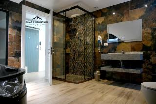 Blackmountain Hotel - 8