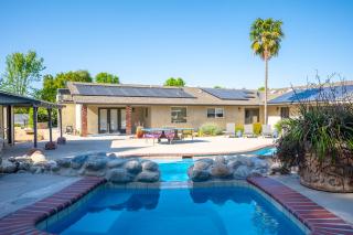 Casteel - 4,500 sq-ft retreat with a pool and hot tub in the middle of wine country! - Templeton - 7