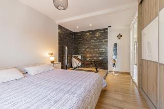 Tilman's House - Deluxe Retreat with Stunning View - 1