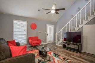The Rosewood Townhouse - 10 mins to horse park - Conyers - 6