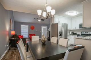The Rosewood Townhouse - 10 mins to horse park - Conyers - 4
