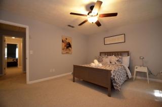 The Cozy Pearl Townhome - 10 mins to horse park - 3