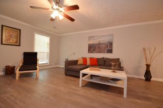 Modern 2BR Townhome, Sleeps 6,Near ATL - 6