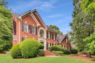 Serene Poolside Oasis 5 BR Office Luxe Amenities - Conyers - 9