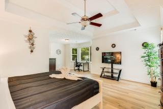 Serene Poolside Oasis 5 BR Office Luxe Amenities - Conyers - 6