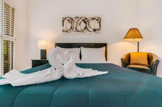 Serene Poolside Oasis 5 BR Office Luxe Amenities - Conyers - 2