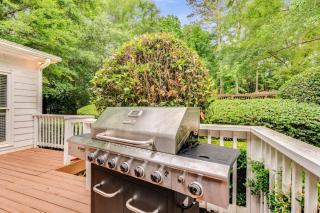 Serene Poolside Oasis 5 BR Office Luxe Amenities - Conyers - 3