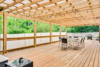 The Poolside 4BR Stylish Luxury Sanctuary - Conyers - 7