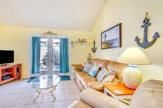 Blocks to Beach PCB Condo with Patio and Pool Access! - Panama City Beach - 7