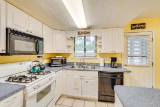 PCB Townhome Half Mile to Shore with Grill! - Panama City Beach - 4