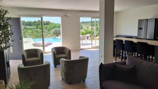 Panorama sur la nature et piscine - Juvignac - 4