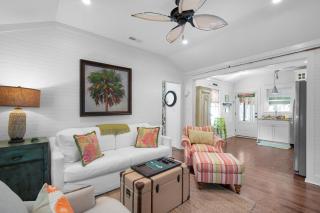 Lowcountry Charm with Private Dock Overlooking Beaufort River - Beaufort - 5