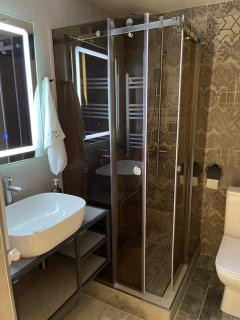 VRhome Hilly Side - 1