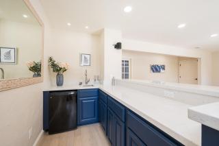 Casteel - 4,500 sq-ft retreat with a pool and hot tub in the middle of wine country! - Templeton - 4